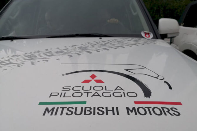 Immagine del comunicato stampa sulla guida sicura della Rteam